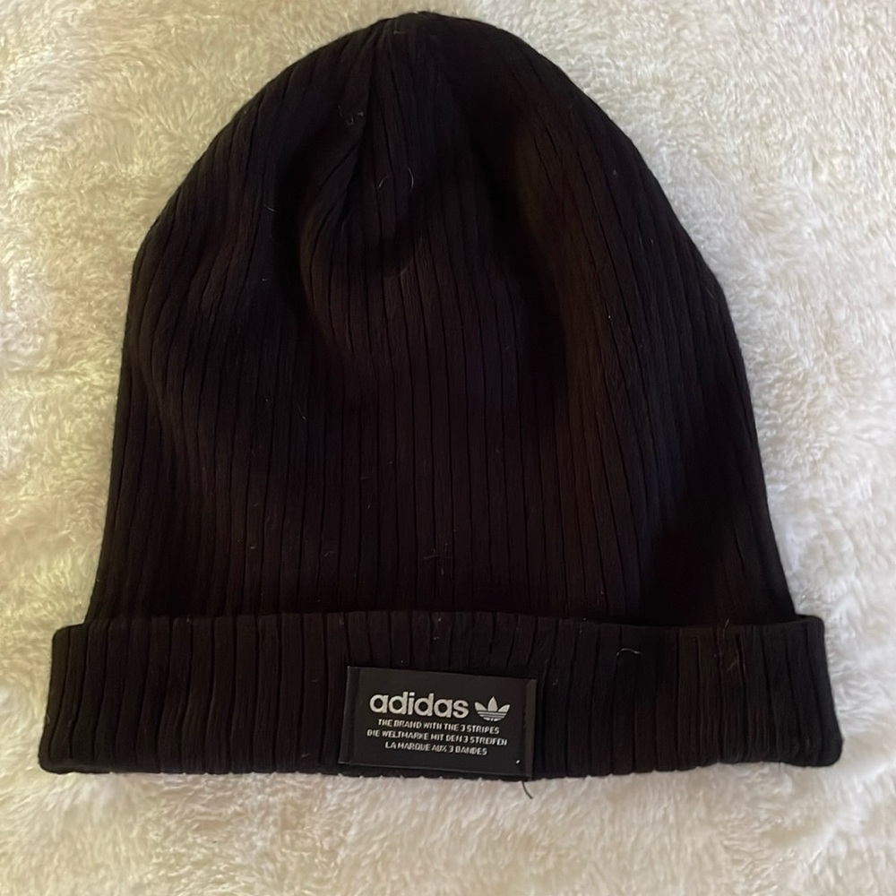 Adidas black ribbed beanie